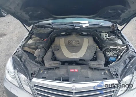 2010 Mercedes-Benz E 350 4Matic z USA, uszkodzony, nr VIN WDDHF8HBXAA100579